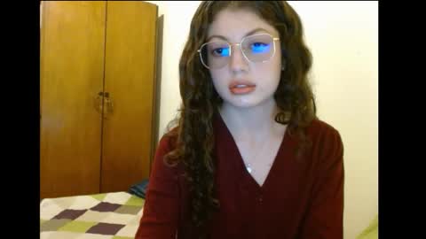 Snapshot of sweetcalm_ chatting on February 2, 4:22 am sweetcalm_ online show from February 2, 4:22 am