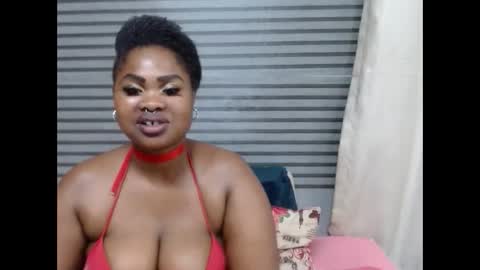 Snapshot of sweetcandypussy25 chatting on February 3, 6:46 pm queen online show from February 3, 6:46 pm