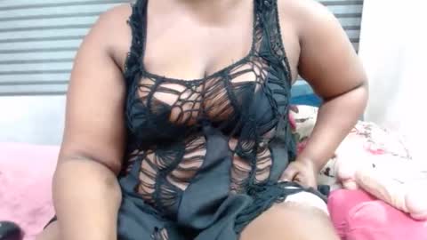 Snapshot of sweetcandypussy25 chatting on February 10, 8:02 pm queen online show from February 10, 8:02 pm