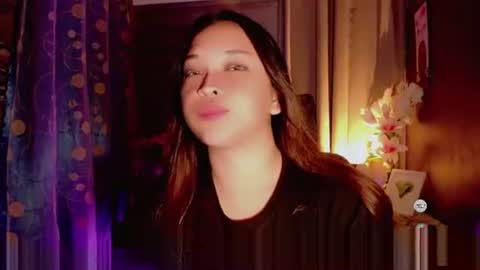 Snapshot of sweetcaroline2001 chatting on February 20, 2:30 am Sweetcaroline2001 online show from February 20, 2:30 am