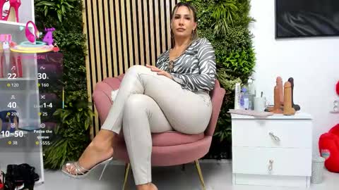 Snapshot of sweetcherry30_ chatting on October 12, 6:01 am Cherry online show from October 12, 6:01 am