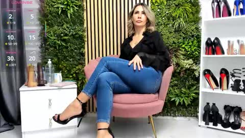 Snapshot of sweetcherry30_ chatting on November 17, 7:03 am Cherry online show from November 17, 7:03 am