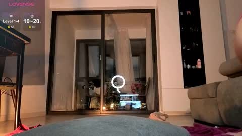 Emma online show from November 19, 9:15 pm