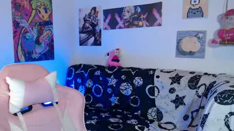       Independent model online show from February 22, 6:39 am