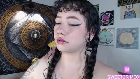       Independent model online show from September 16, 2:45 am