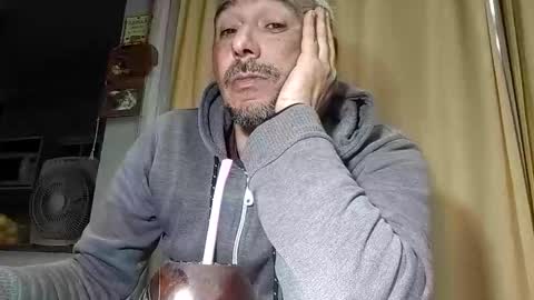 sweetcuervo independent model online show from May 17, 5:05 am
