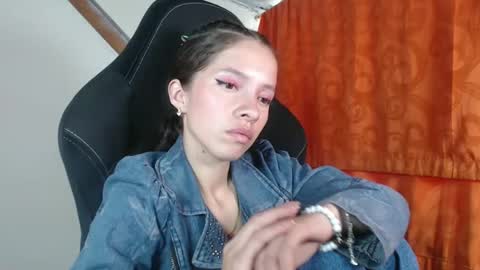 sweetdam12 online show from February 20, 8:25 pm