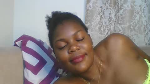 Snapshot of sweetdarkskin chatting on July 18, 12:37 am CLARIS online show from July 18, 12:37 am