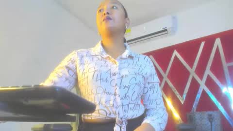 Snapshot of sweetdesireasm chatting on February 1, 8:29 pm Sweet Desire online show from February 1, 8:29 pm