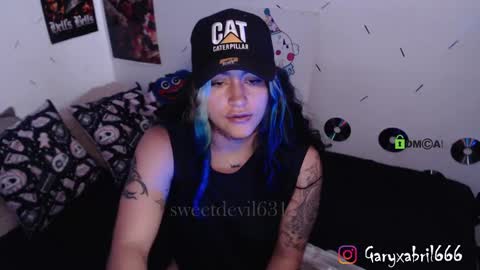 Snapshot of sweetdevil631 chatting on February 12, 7:02 pm Abril online show from February 12, 7:02 pm