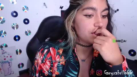 Snapshot of sweetdevil631 chatting on March 9, 6:43 pm Abril online show from March 9, 6:43 pm