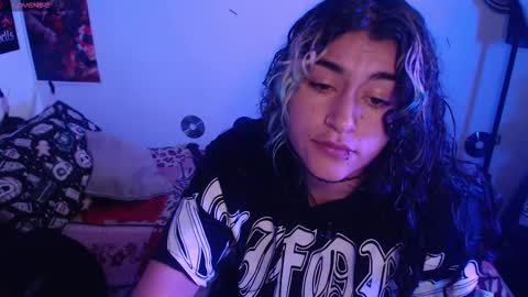 Snapshot of sweetdevil631 chatting on October 17, 6:54 pm Abril online show from October 17, 6:54 pm