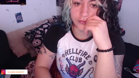 Snapshot of sweetdevil631 chatting on November 13, 1:54 pm Abril online show from November 13, 1:54 pm