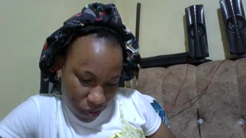 sweetdiva2012 online show from October 12, 2:10 am