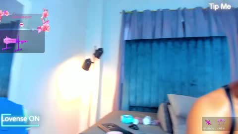 Snapshot of sweetebony_69 chatting on May 27, 11:40 am Mia online show from May 27, 11:40 am
