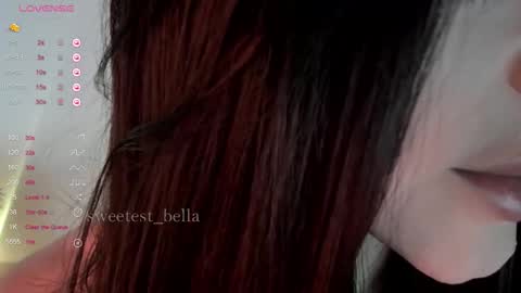 Snapshot of sweetest_bella chatting on October 12, 6:40 pm Bella online show from October 12, 6:40 pm