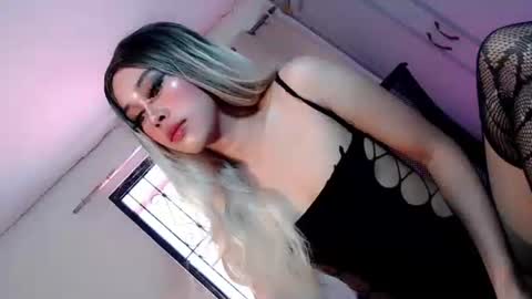 Snapshot of sweetest_bunny chatting on June 9, 6:14 am sweetest_bunny online show from June 9, 6:14 am