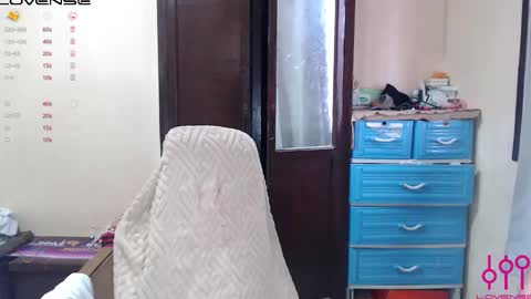 sweetkatniss online show from November 9, 3:27 am