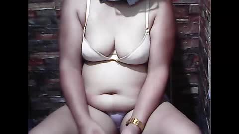 Snapshot of sweetflower4u chatting on October 17, 8:06 am sweetflower4u online show from October 17, 8:06 am