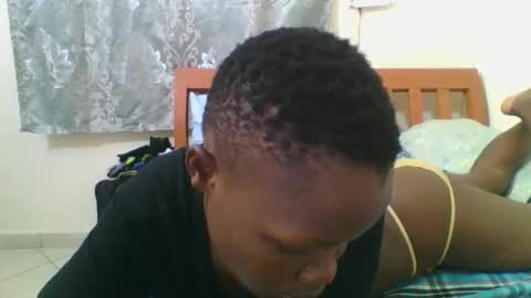 Snapshot of sweetgal2025 chatting on December 13, 9:53 pm EUNICE online show from December 13, 9:53 pm