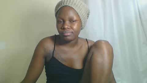 Snapshot of sweetgal2025 chatting on June 20, 2:36 am EUNICE online show from June 20, 2:36 am