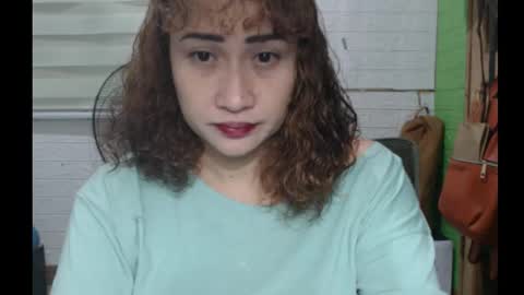 Snapshot of sweetgemini23 chatting on October 26, 2:12 pm Jean online show from October 26, 2:12 pm