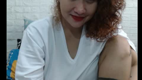 Snapshot of sweetgemini23 chatting on October 29, 2:03 am Jean online show from October 29, 2:03 am