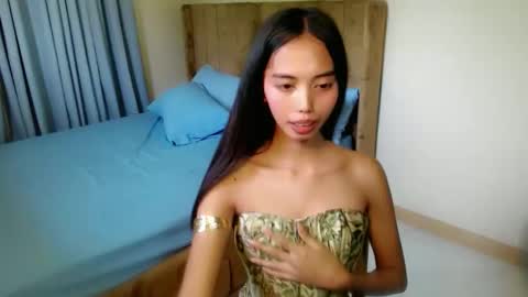 sweetgirl_daphne online show from April 13, 6:19 am