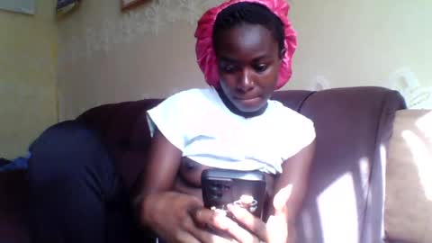 Snapshot of sweetgurl05 chatting on July 13, 6:27 am sweetgurl05 online show from July 13, 6:27 am