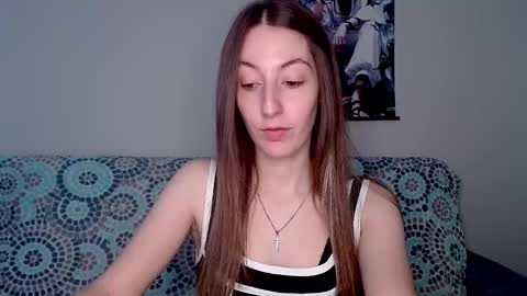 Snapshot of sweetheart_77 chatting on October 18, 8:15 am Emma online show from October 18, 8:15 am