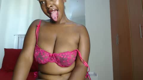 Snapshot of sweetice_01 chatting on February 11, 5:45 am euny online show from February 11, 5:45 am