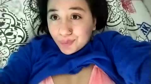 Ana Mara  i cant Make noise My family is here  online show from February 26, 5:53 am