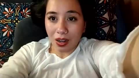 Ana Mara  i cant Make noise My family is here  online show from January 13, 5:13 am