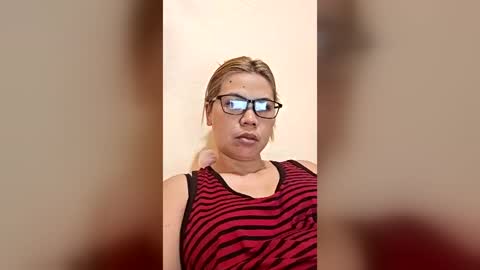 Snapshot of sweetie_angelica chatting on July 16, 12:16 am Angel online show from July 16, 12:16 am