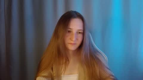 Annie online show from May 30, 9:23 pm