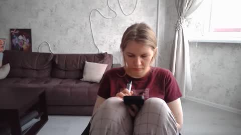 SweetieeFox online show from September 11, 6:24 am