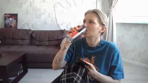 SweetieeFox online show from September 17, 6:48 am