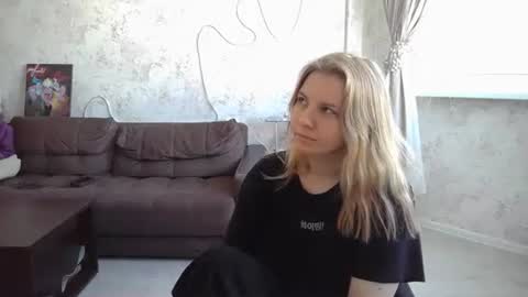 SweetieeFox online show from October 1, 6:52 am