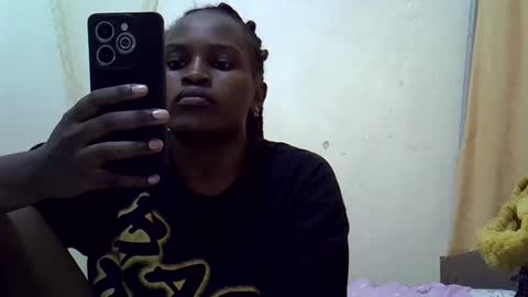 sweetielonglips online show from February 9, 6:45 pm