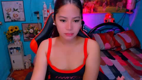 Snapshot of sweetienicole chatting on December 2, 1:03 am Nicole online show from December 2, 1:03 am