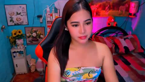Snapshot of sweetienicole chatting on December 12, 5:04 pm Nicole online show from December 12, 5:04 pm
