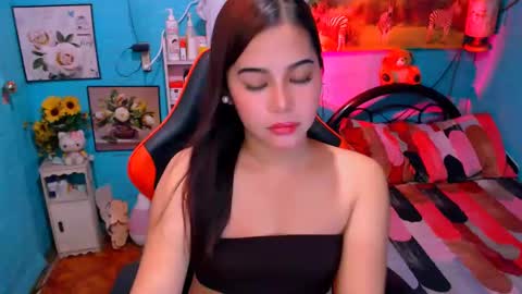 Snapshot of sweetienicole chatting on December 13, 5:21 pm Nicole online show from December 13, 5:21 pm