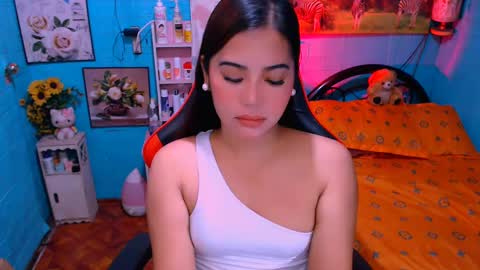 Snapshot of sweetienicole chatting on February 13, 2:01 am Nicole online show from February 13, 2:01 am