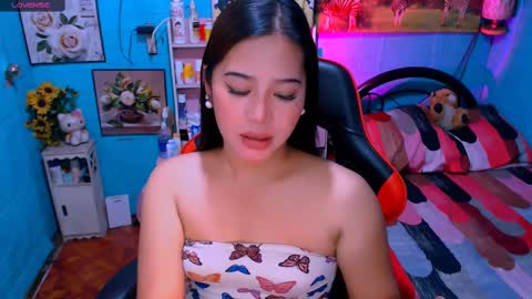 Snapshot of sweetienicole chatting on February 28, 9:12 pm Nicole online show from February 28, 9:12 pm