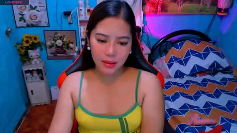 Snapshot of sweetienicole chatting on March 6, 12:21 am Nicole online show from March 6, 12:21 am
