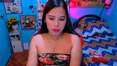 Snapshot of sweetienicole chatting on March 8, 6:58 pm Nicole online show from March 8, 6:58 pm