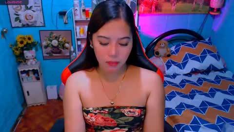 Snapshot of sweetienicole chatting on March 8, 10:02 pm Nicole online show from March 8, 10:02 pm