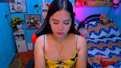 Snapshot of sweetienicole chatting on March 12, 4:19 am Nicole online show from March 12, 4:19 am
