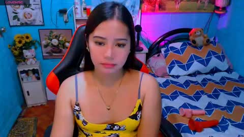 Snapshot of sweetienicole chatting on March 12, 7:24 am Nicole online show from March 12, 7:24 am