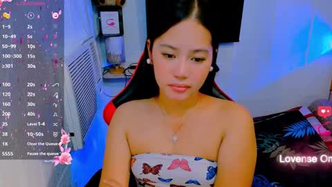 Snapshot of sweetienicole chatting on September 19, 1:45 pm Nicole online show from September 19, 1:45 pm